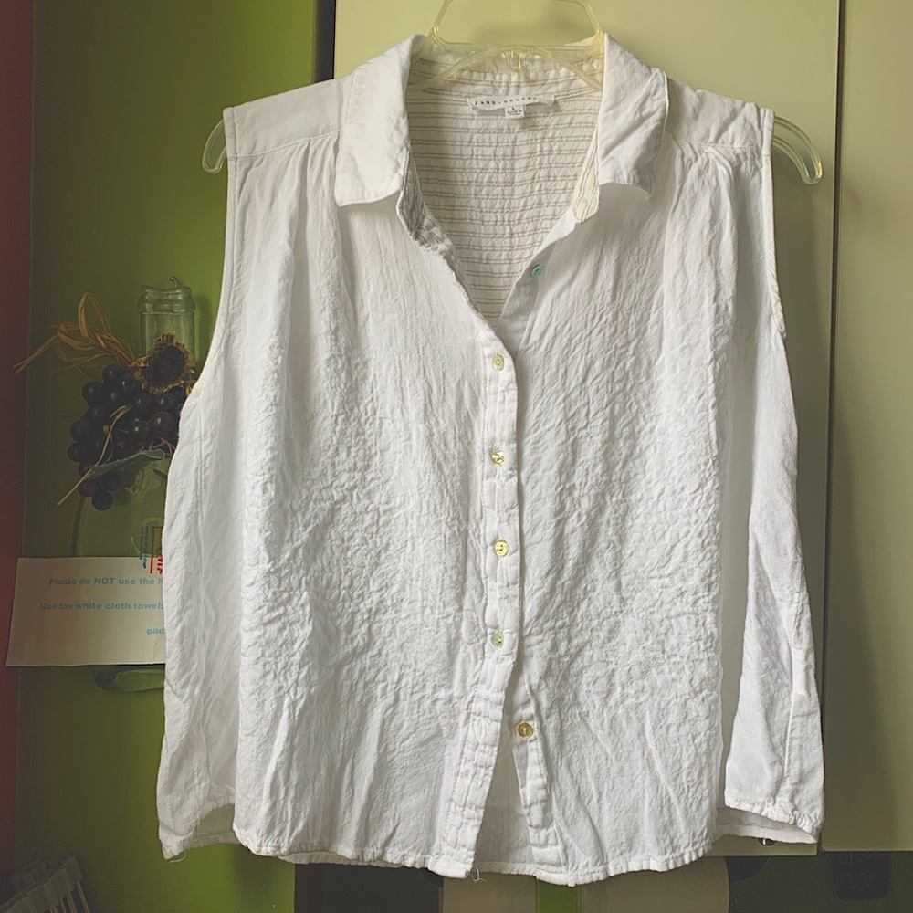 Jane + Delaney light sleeveless collared white rayon top, size L